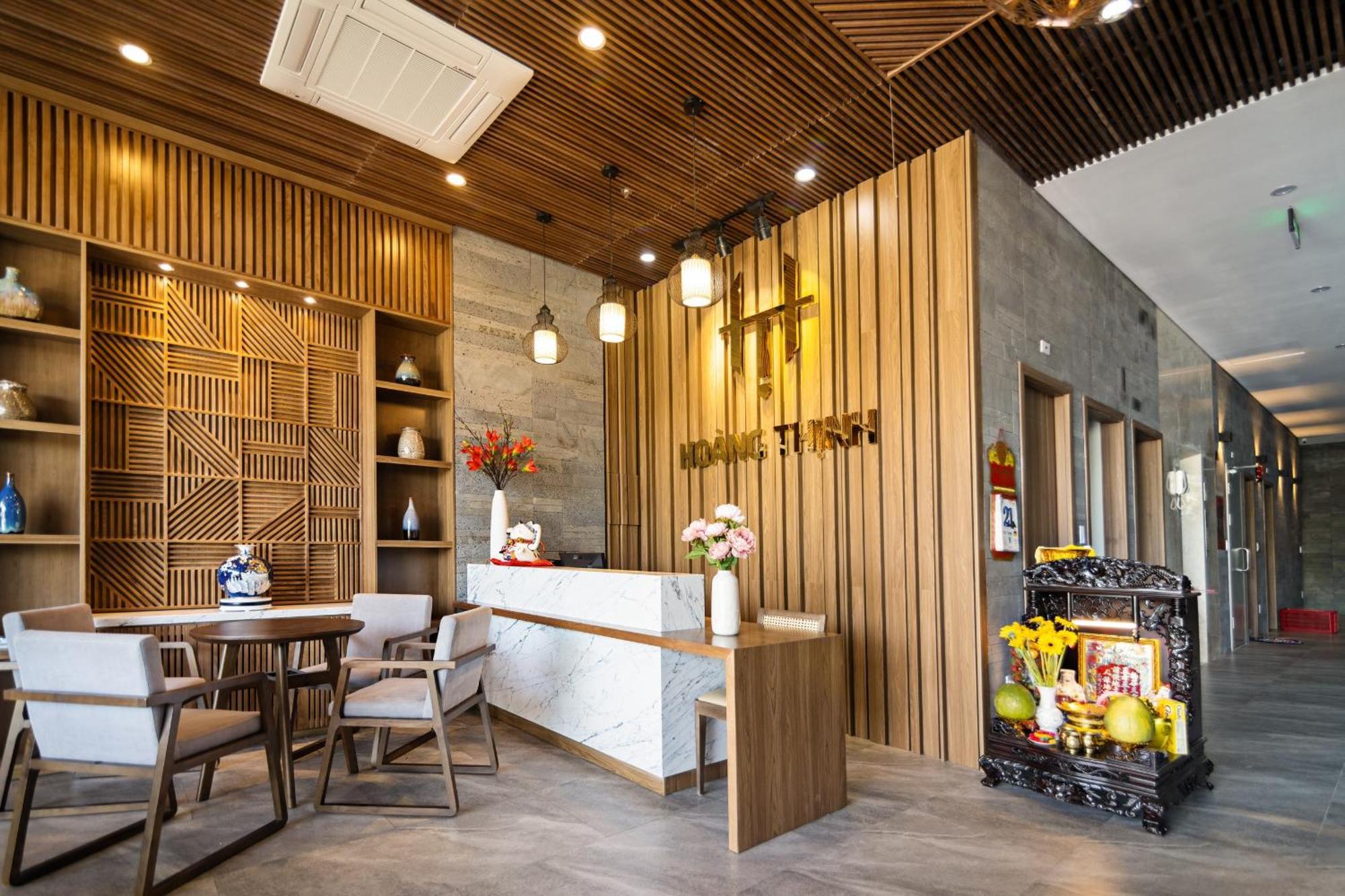 Hoang Thinh & Khách sạn 3*